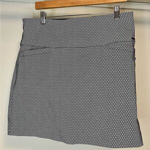 NWT- S.C. & Co. Women's 360 Degrees Tummy Control Skirt Geometric  Large